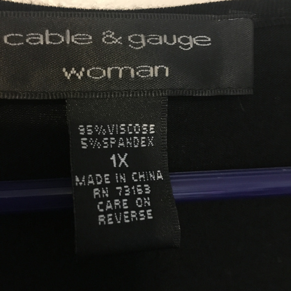 Ruched/textured black Cable and Gauge top - Picture 3 of 5